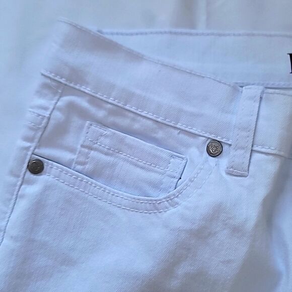 NWT, DG2 Women's Cropped Denim - Picture 4 of 7